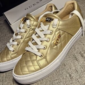 Guess Los Angeles Loven Low-Top Metallic Gold And White Faux Leather Sneaker